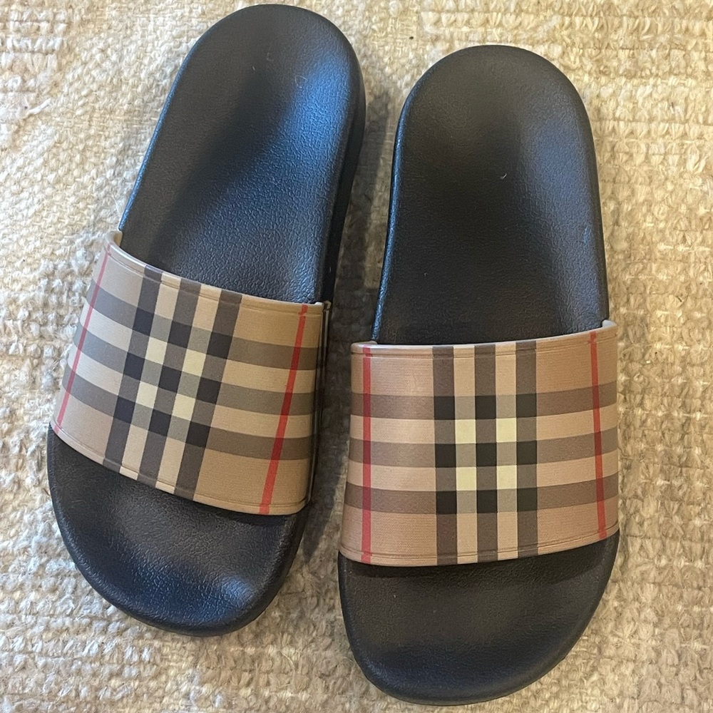 New Burberry Men's Furley Vintage Check Slide Sandals  No Box